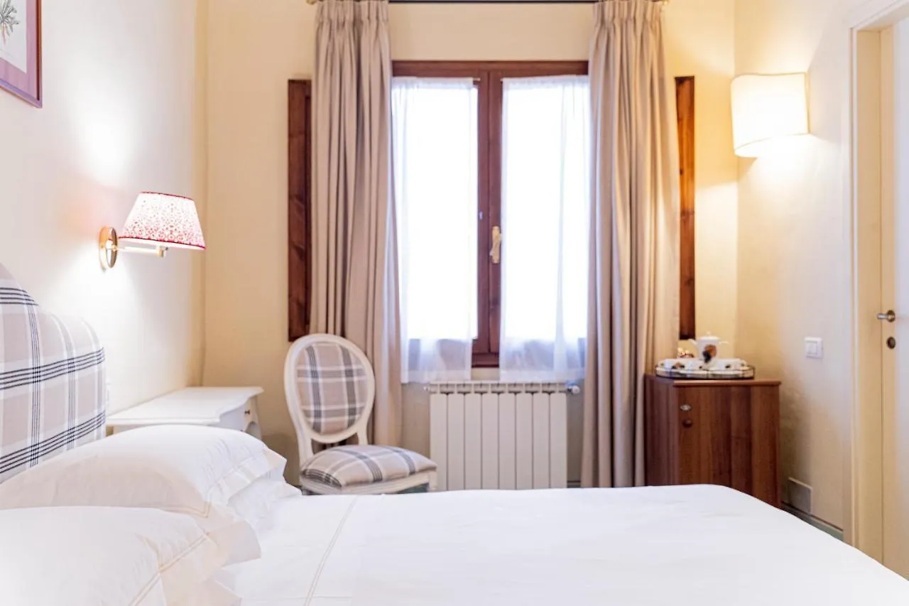 Casa Uffizi XIII Century Tower House Boutique Hotel Florencia Pensión