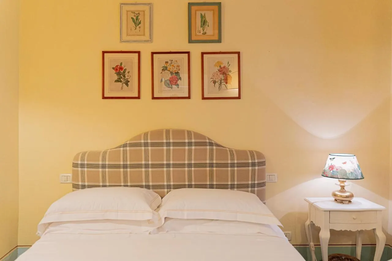 Casa Uffizi XIII Century Tower House Boutique Hotel Florencia 2*,